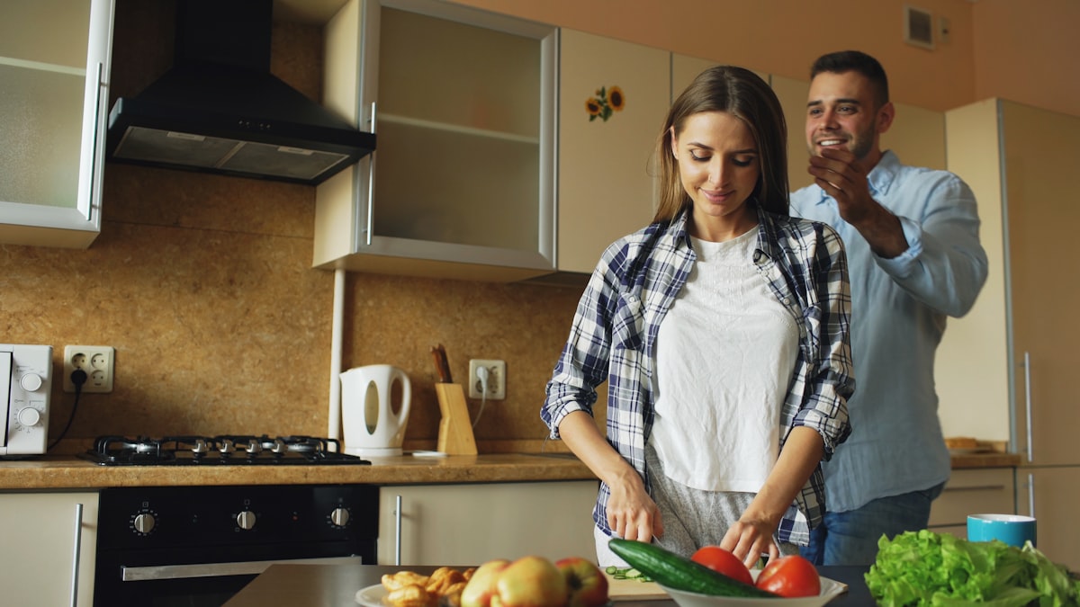 Budget-friendly muscle building meal preparation